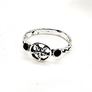 Minimal Star Ring